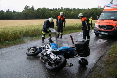 Sturz-Traktor-Motorradfahrerin-schwer-verletzt-Landkreis-Tirschenreuth-Bilder-NEWS5-Wellenhöfer6.jpg